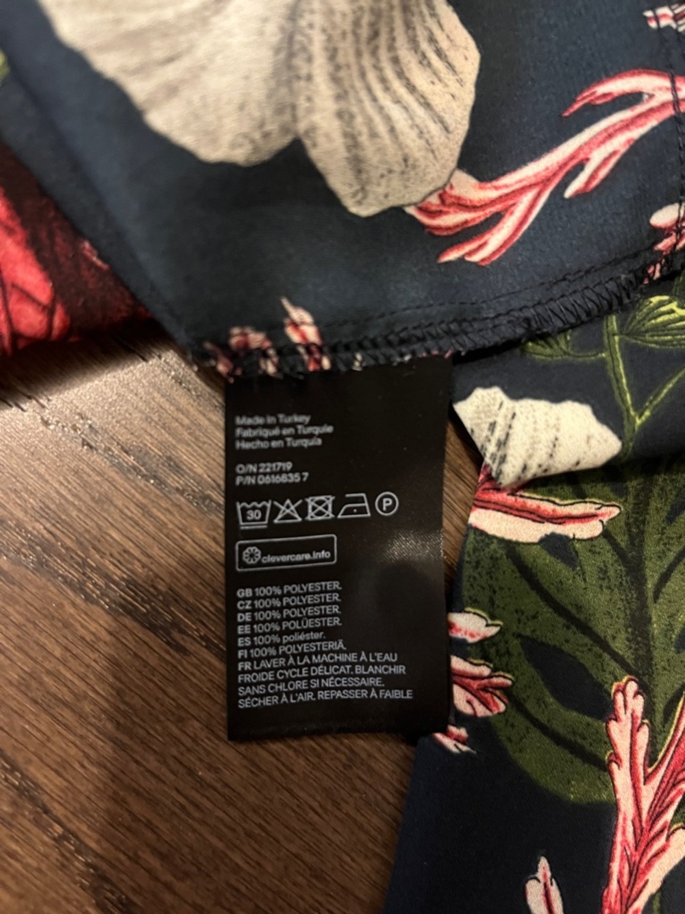 Black Floral Long-Sleeve Blouse - Picture 5 of 5